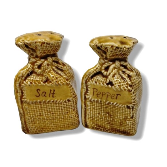 Inarco BURLAP SACK‎ Salt & Pepper Shaker Set Rare HOMESTEAD In the Old Days - Picture 1 of 16